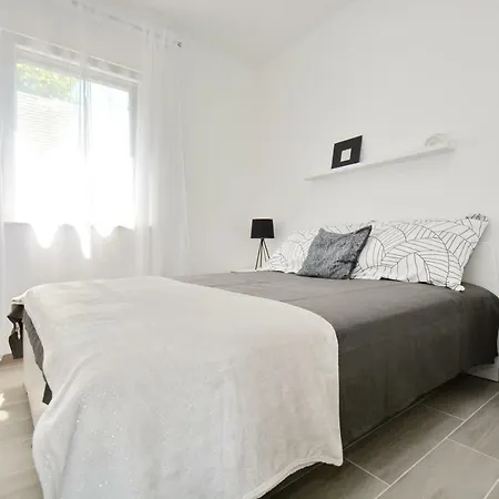 Apartman Piazza Nin