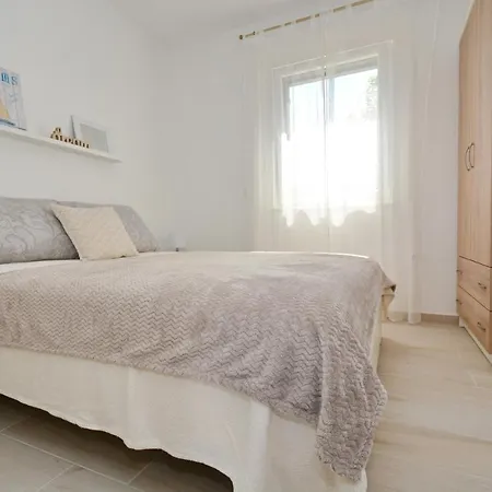 Piazza Apartman Nin